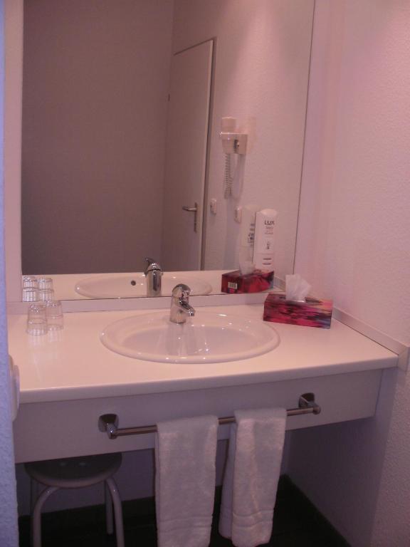 Center Hotel Drive Inn Hirschaid Zimmer foto
