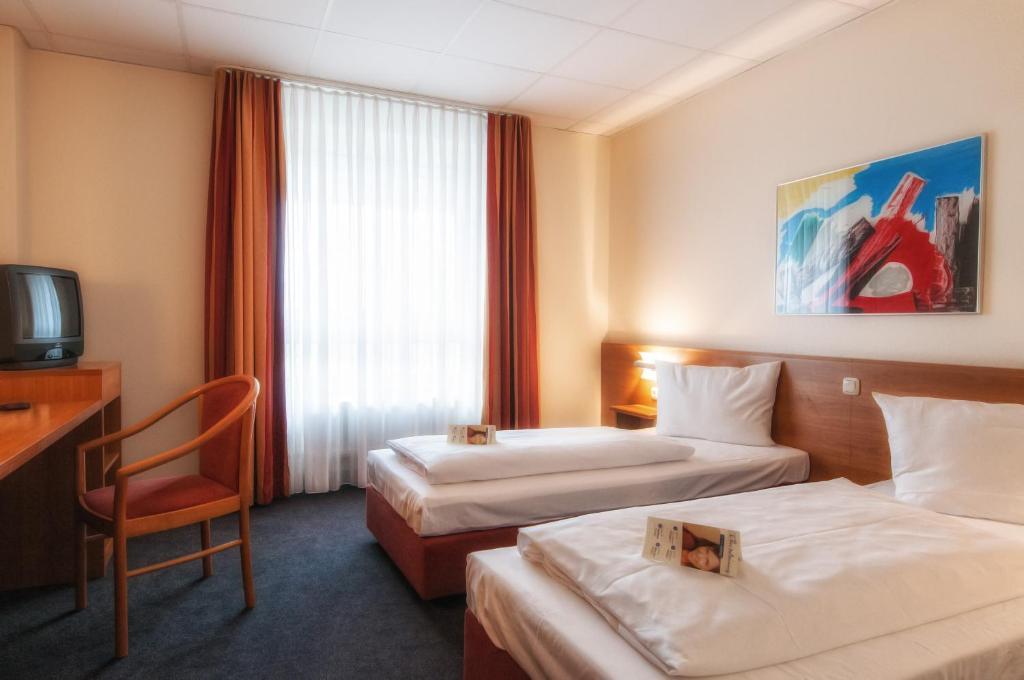 Center Hotel Drive Inn Hirschaid Zimmer foto